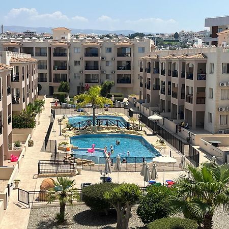 Royal Seacrest Residence Paphos Buitenkant foto
