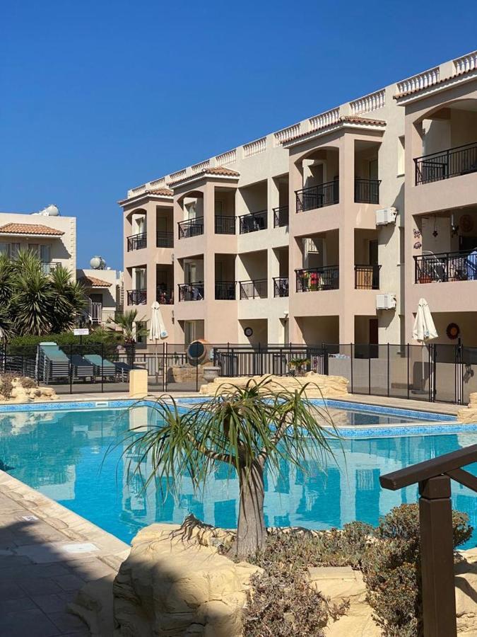 Royal Seacrest Residence Paphos Buitenkant foto