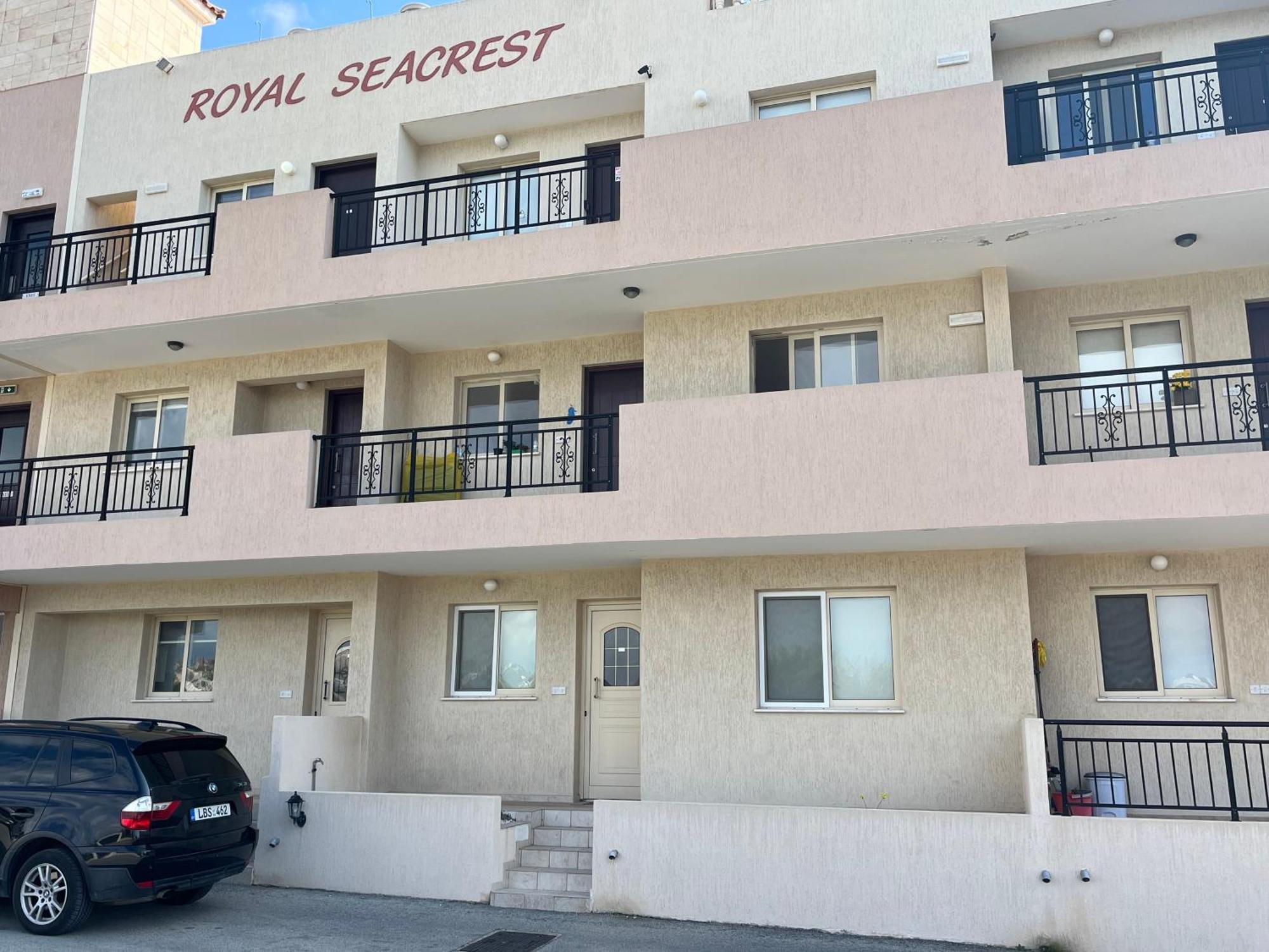 Royal Seacrest Residence Paphos Buitenkant foto