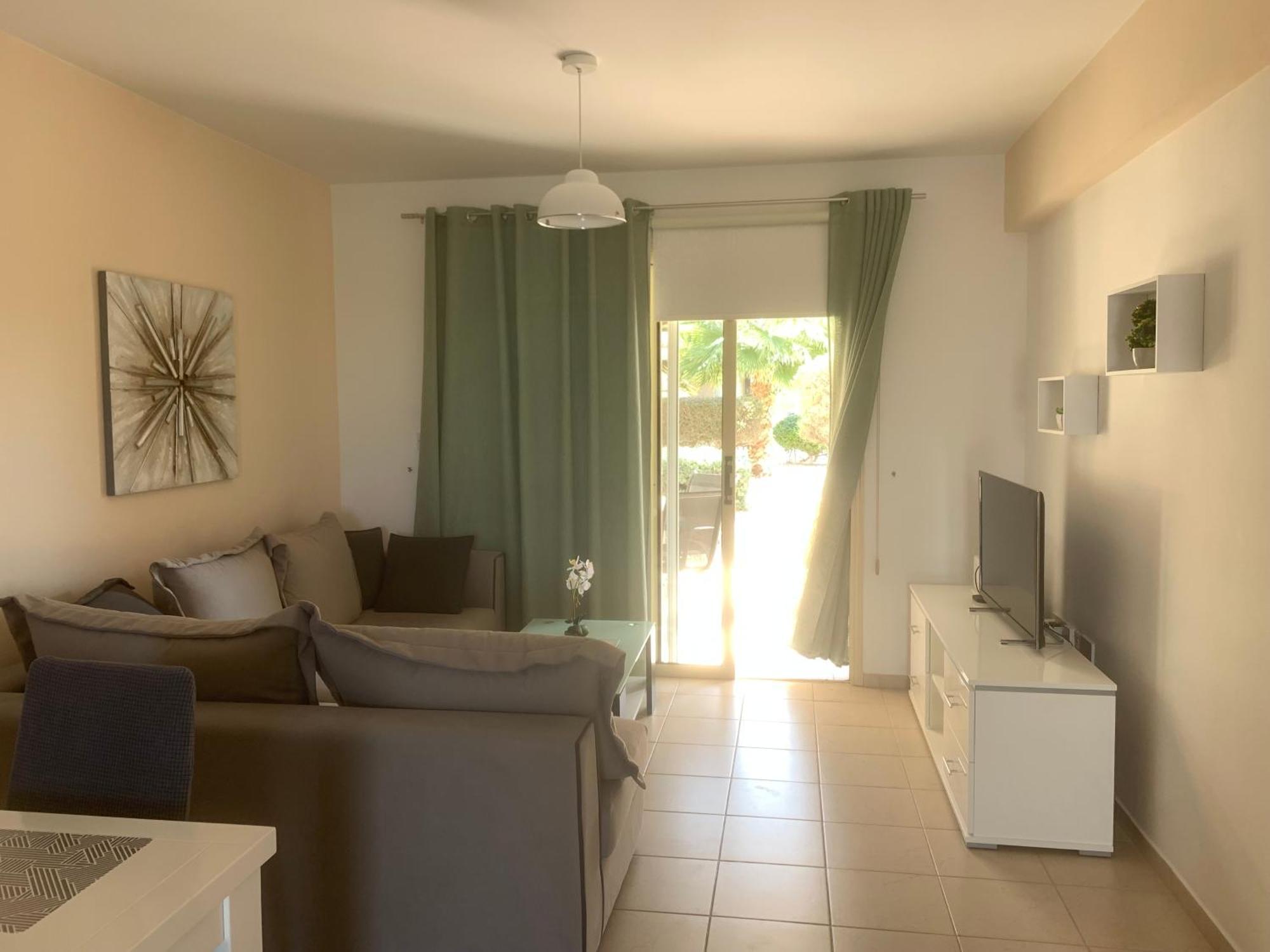 Royal Seacrest Residence Paphos Buitenkant foto