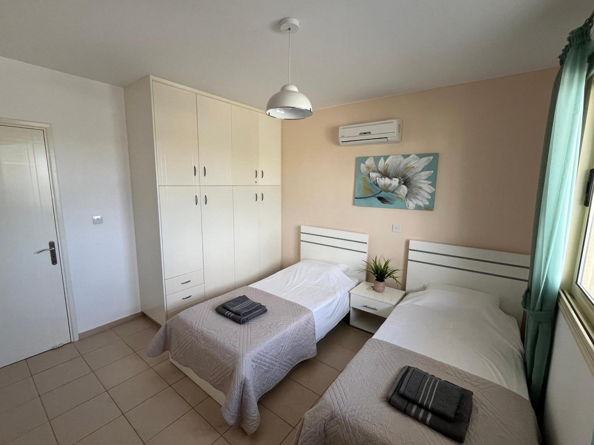 Royal Seacrest Residence Paphos Buitenkant foto
