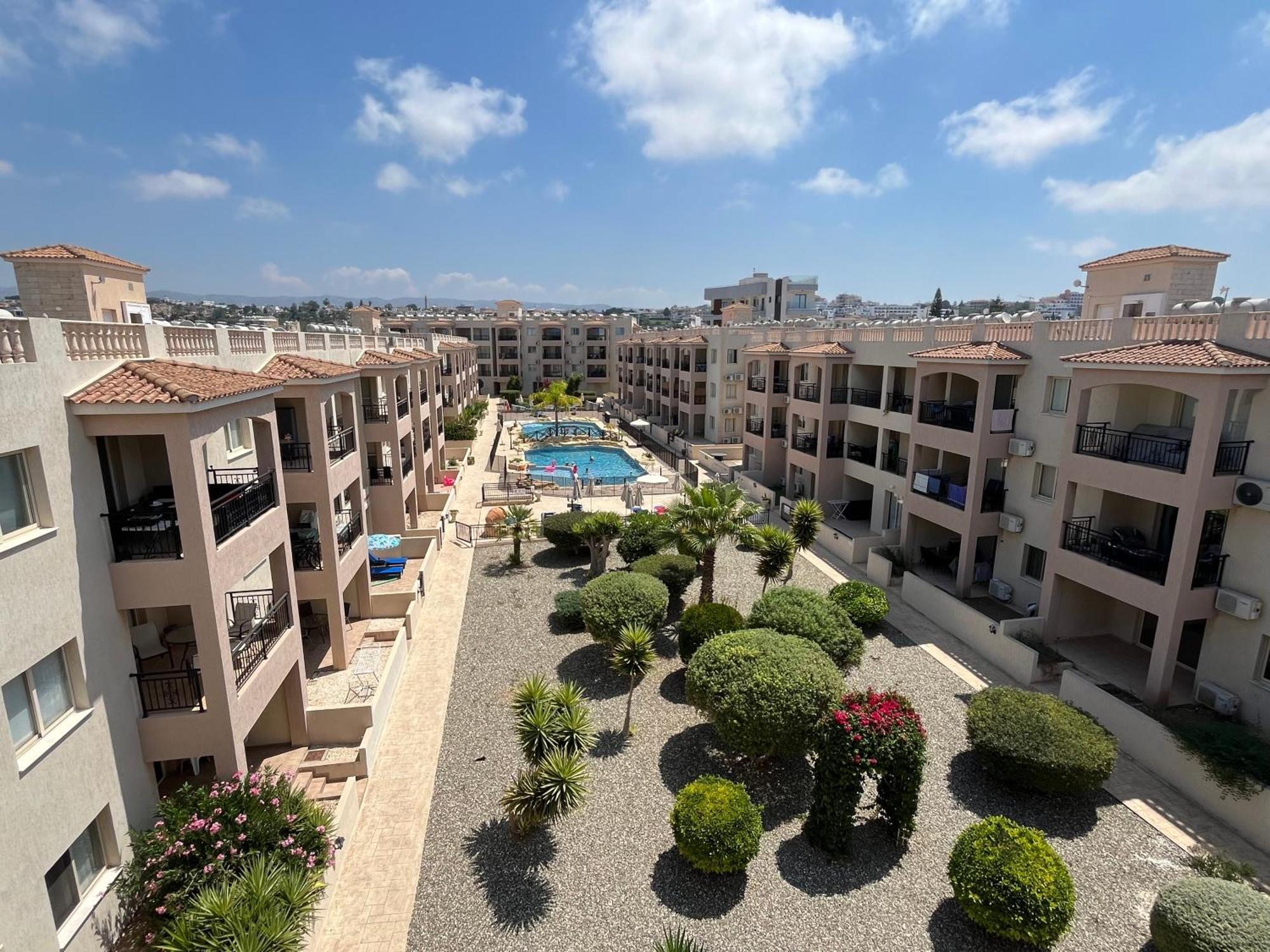 Royal Seacrest Residence Paphos Buitenkant foto